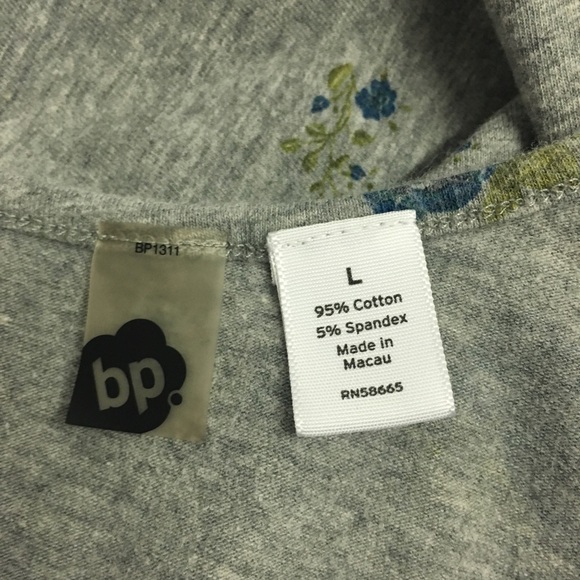 🍁 BP gray tank top with blue floral pattern - Picture 4 of 5